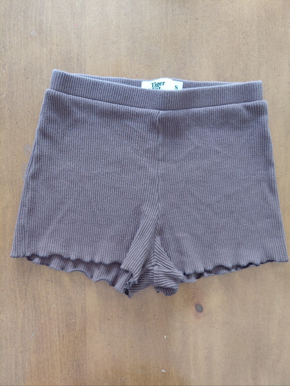 Tiger Mist Chocolate Brown Micro Ribbed Lettuce Hem Lounge Shorts Size Small